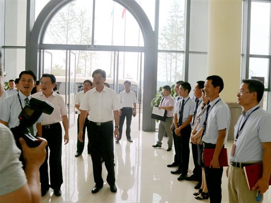 2016.9.9市委书记魏国强来我校慰问3